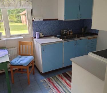 Asarp House | Stuga vad vatten