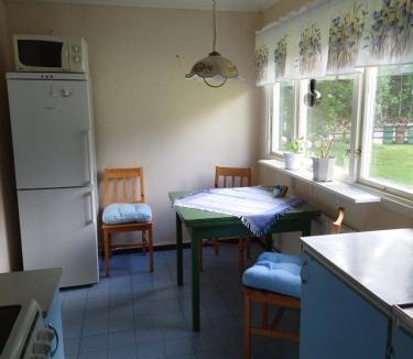 Asarp House | Stuga vad vatten