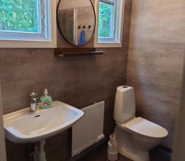 Asarp House | Stuga vad vatten