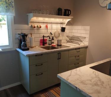 Asarp House | Stuga vad vatten