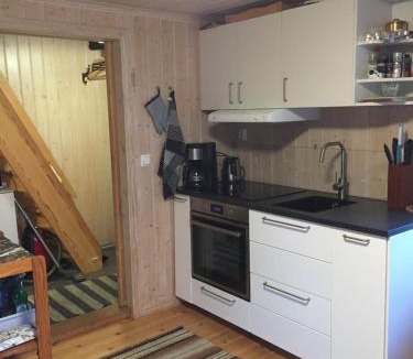 Stromstad O Apartment | Stuga vid viltåker nära norska gränsen