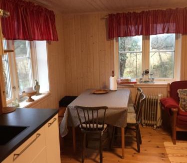 Stromstad O Apartment | Stuga vid viltåker nära norska gränsen