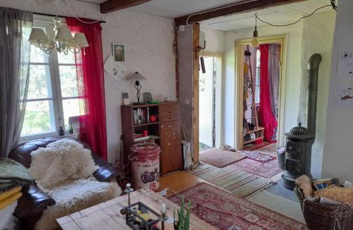 Ljungbyhed House | Stugan Ugglebo med campingdusch och utedass