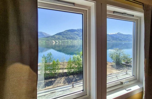 Ullensvang Apartment | Stunning apartment in Grimo with WiFi