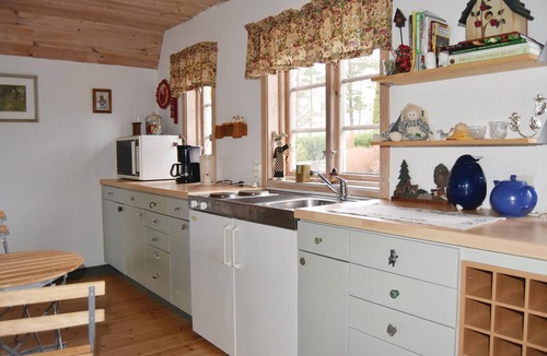 Sunne Apartment | Stunning apartment in Sunne with WiFi