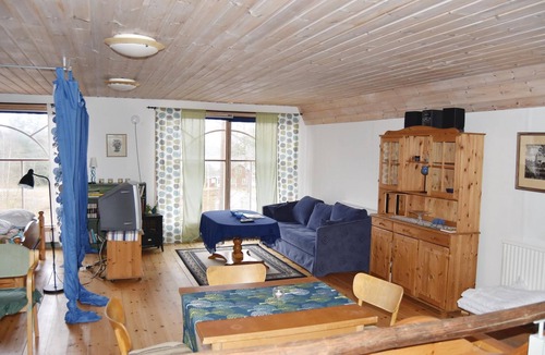 Sunne Apartment | Stunning apartment in Sunne with WiFi