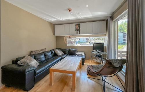 Fidjeland Apartment | Stunning Apartment In Tjørhom With Wifi