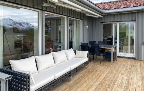 Alesund House | Stunning Home In Ålesund With House Sea View