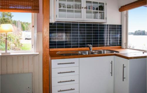 Grannas House | Stunning Home In Ambjörnarp