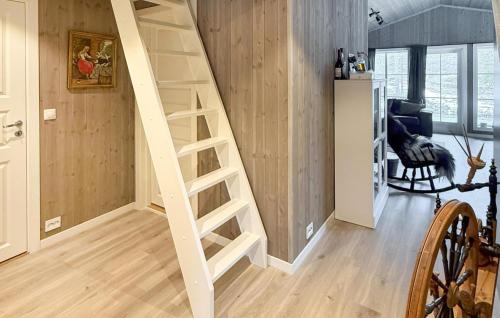 Nissedal House | Stunning Home In Åmli With House A Mountain View
