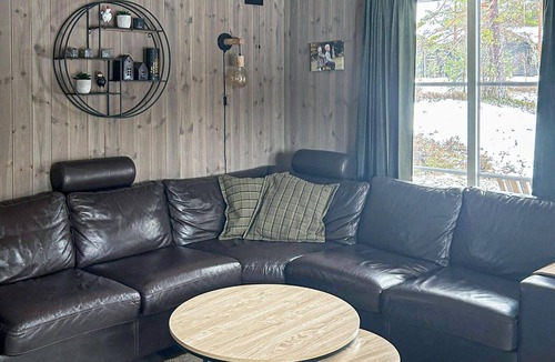 Nissedal House | Stunning home in åmli with house a mountain view