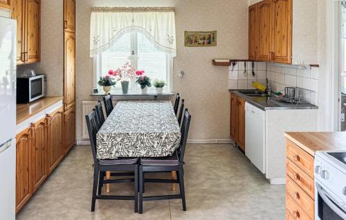 Aneby House | Stunning Home In Aneby With Ethernet Internet