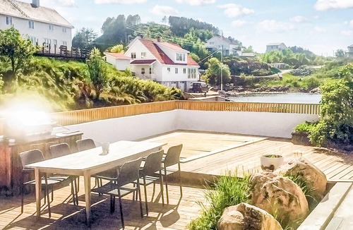 Averoy Municipality House | Stunning home in Averøy with house sea view