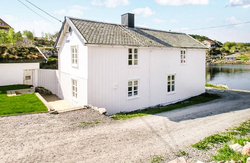 Averoy Municipality House | Stunning home in Averøy with house sea view