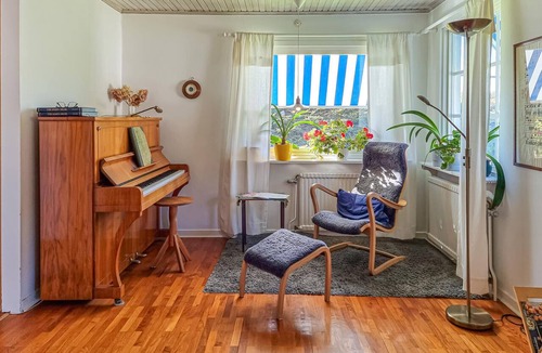 Kullavik House | Stunning home in Billdal with WiFi
