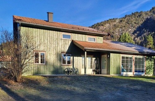 Øvre Ramse House | Stunning home in Dølemo with sauna