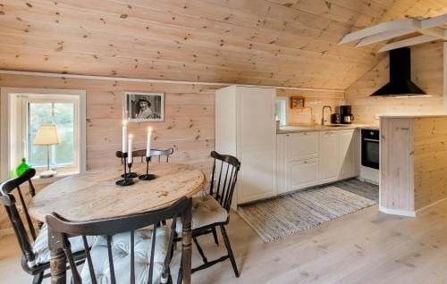 Bomlo House | Stunning Home In Finnås With Wifi