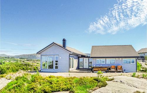 Fitjar House | Stunning Home In Fitjar With House Sea View