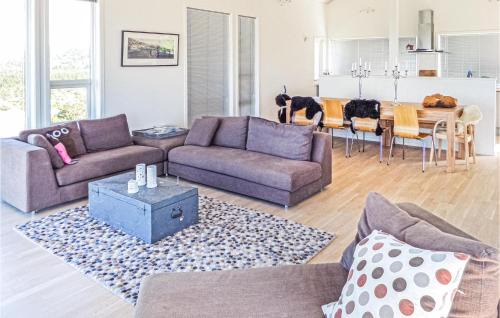 Fitjar House | Stunning Home In Fitjar With House Sea View