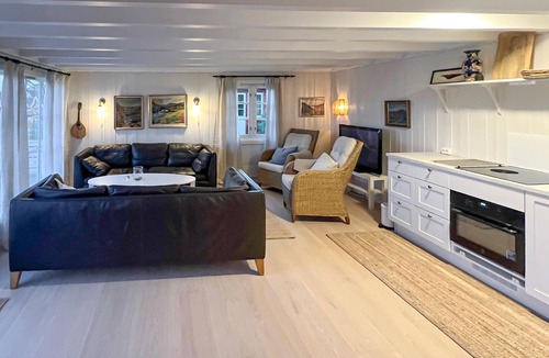 Flekkerøy House | Stunning home in Flekkerøy with WiFi