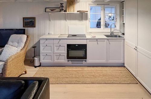 Flekkerøy House | Stunning home in Flekkerøy with WiFi
