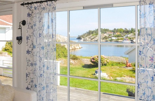 Flekkerøy House | Stunning home in Flekkerøy with WiFi