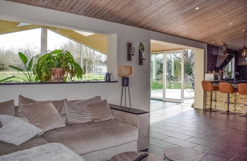 Listarum House | Stunning home in Gärsnäs with WiFi