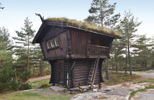 Hammaro House | Stunning home in Hammarö with jacuzzi