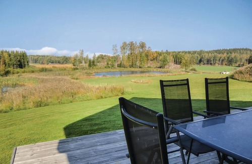 Huskvarna House | Stunning home in Huskvarna with kitchen