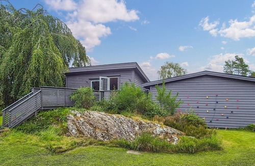 Austevoll House | Stunning home in Kolbeinsvik with WiFi