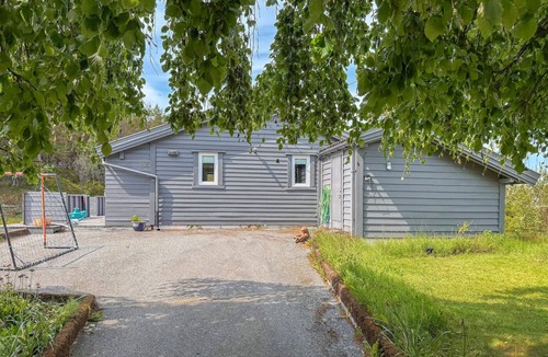 Austevoll House | Stunning home in Kolbeinsvik with WiFi