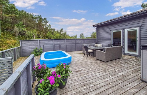 Austevoll House | Stunning home in Kolbeinsvik with WiFi