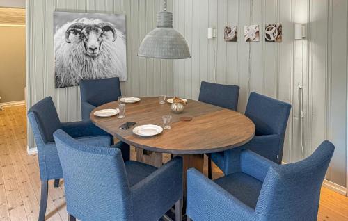 Austevoll House | Stunning Home In Kolbeinsvik With Wifi