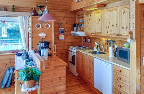 Fjaler House | Stunning Home In Korssund With Wifi