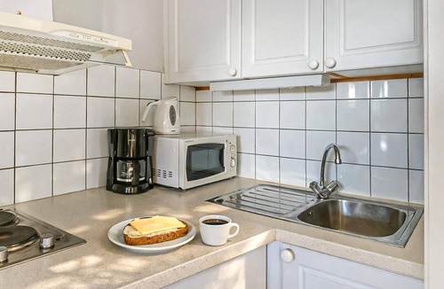 Hole House | Stunning home in Krokkleiva with sauna