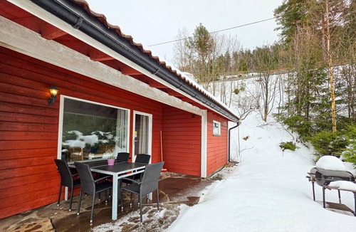 Hole House | Stunning home in Krokkleiva with sauna