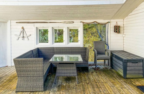 Bogoyvaer House | Stunning home in Kverva with harbor view