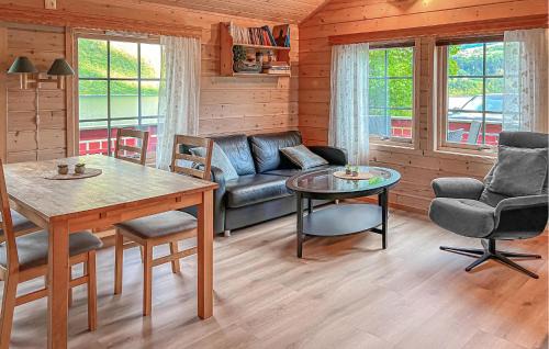 Volda House | Stunning Home In Lauvstad With Wifi