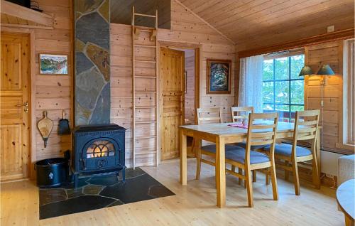Volda House | Stunning Home In Lauvstad With Wifi