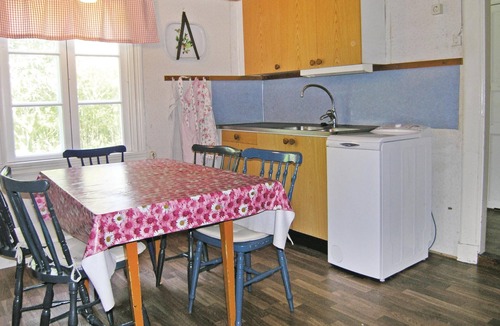 Torne House | Stunning home in Lönashult with kitchen