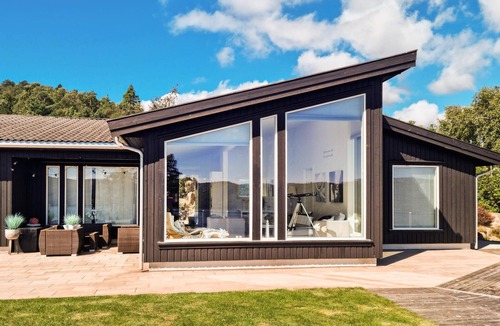 Lyngdal House | Stunning home in Lyngdal