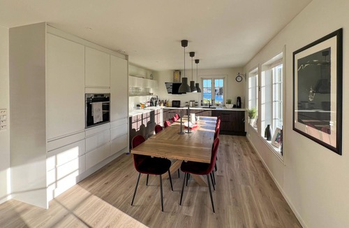 Lyngdal House | Stunning home in Lyngdal with WiFi