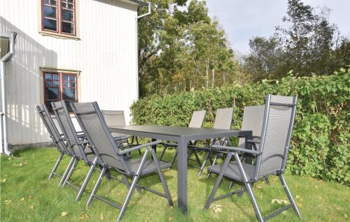 Annolfsbyn House | Stunning Home In Mellerud With Wifi