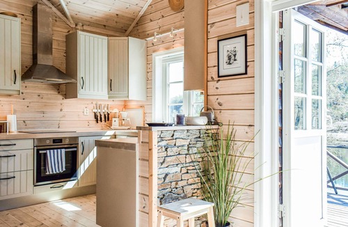 Kvam House | Stunning home in Norheimsund with house sea view