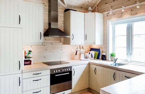 Kvam House | Stunning home in Norheimsund with house sea view