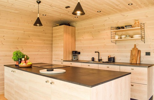 Risor House | Stunning home in Risør with ethernet internet