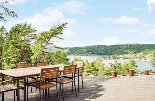 Risor House | Stunning home in Risør with ethernet internet