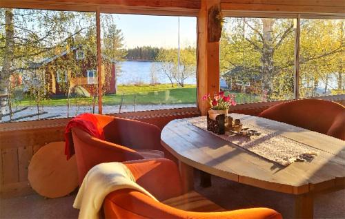 Vindeln House | Stunning Home In Storsävarträsk With Sauna