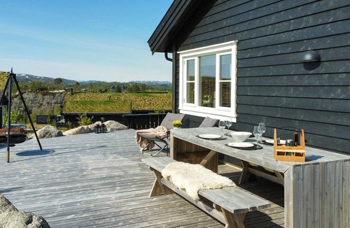 Fidjeland House | Stunning home in Tjørhom with sauna