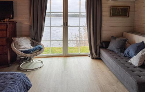 Tranas Municipality House | Stunning Home In Tranås With Lake View